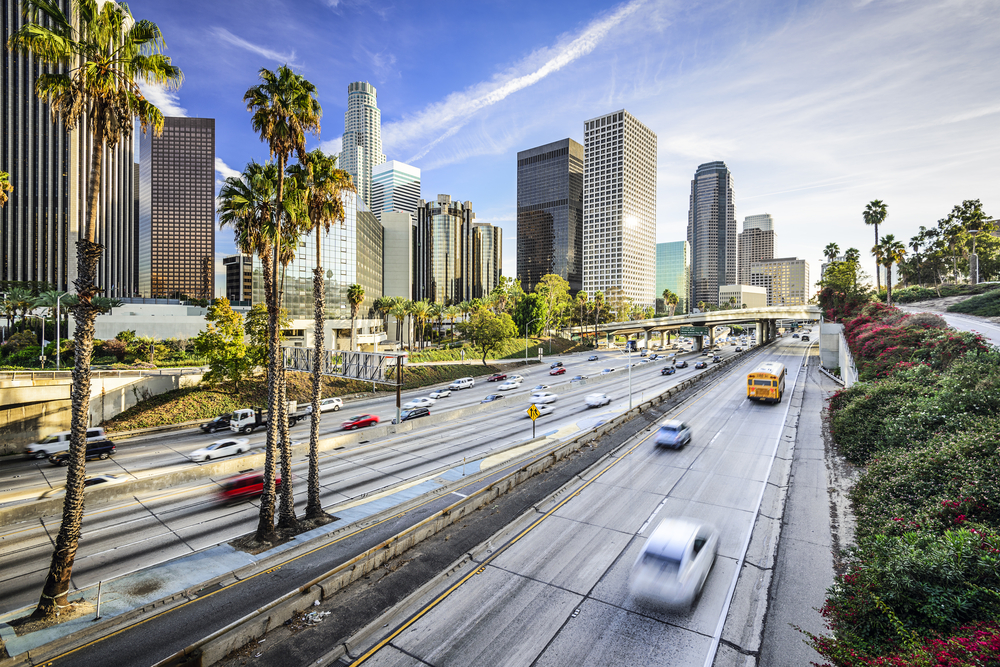 Wynajęcie samochodu w Los Angeles, Kalifornia, USA w centrum miasta.