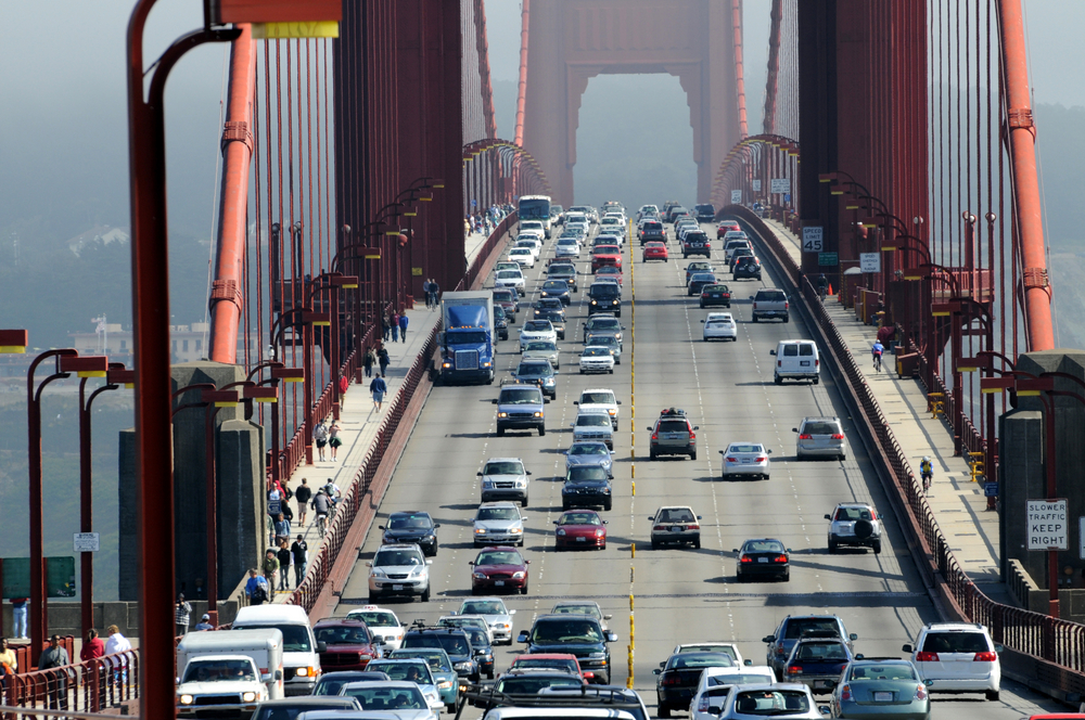 Ruch uliczny na moście Golden Gate, San Francisco