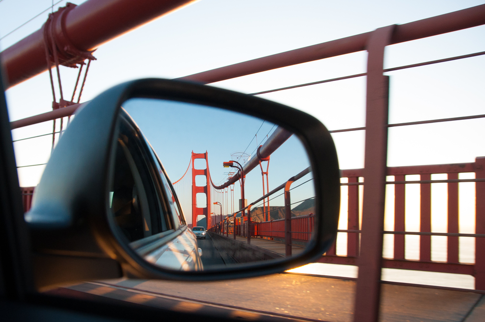 Widok z samochodu na Golden Gate Bridge, San Francisco