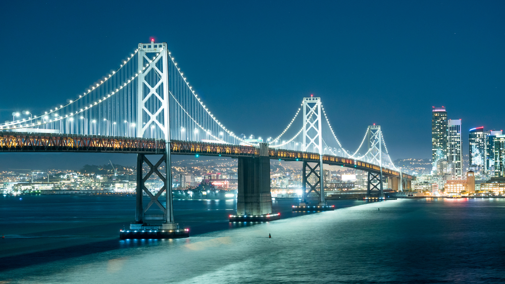Oakland Bay Bridge nocą, San Francisco