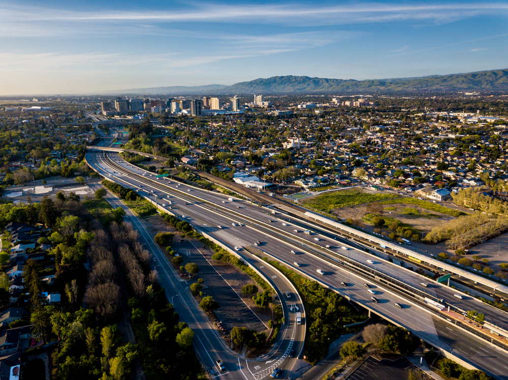 Widok z góry na Dolinę Krzemową, Silicon Valley w Kalifornii